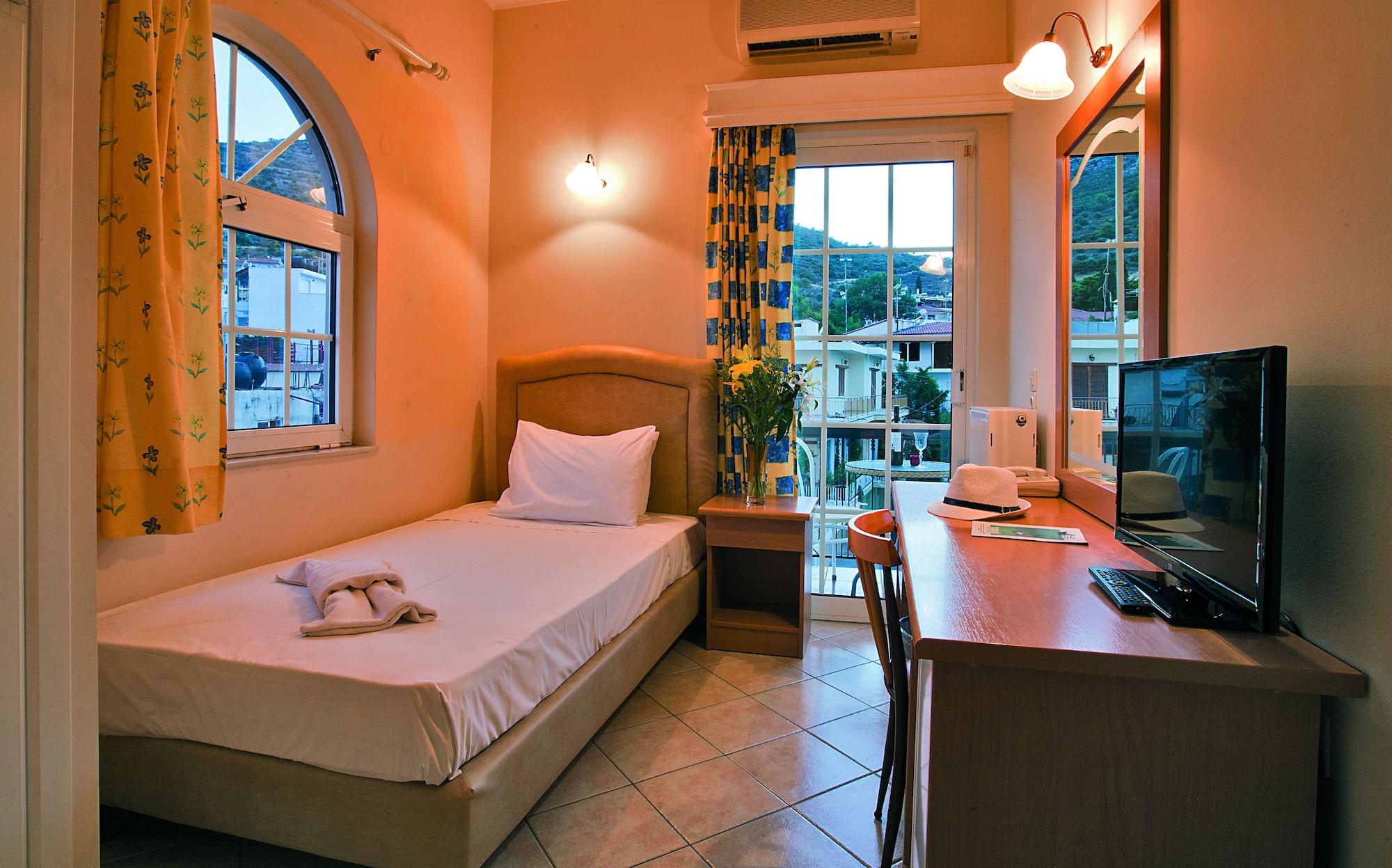 Epidavria Hotel Толон Екстериор снимка